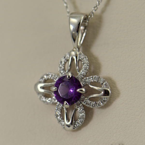 Mozambique Purple Garnet Pendant White Gold 2