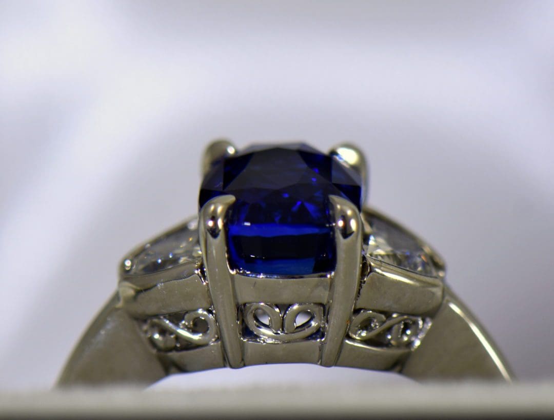 Royal Blue Sapphire & Diamond Engagement Ring in Platinum | Exquisite ...