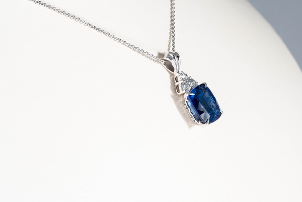 Amazing Sapphire-Blue Kyanite & Diamond Pendant