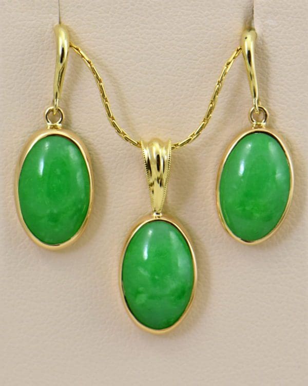 Burmese Jade Pendant Earring Set Yellow Gold.JPG