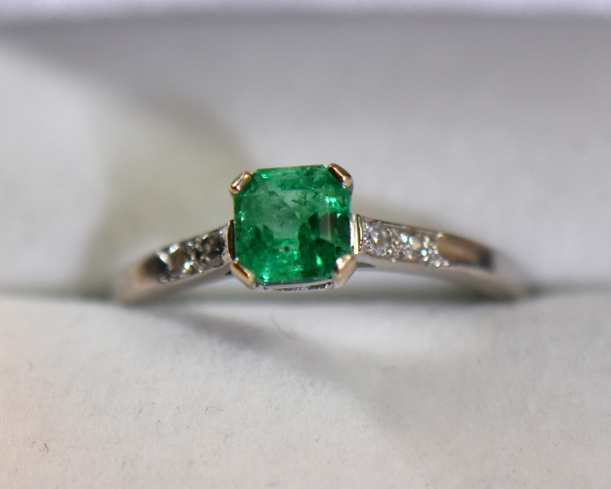 Emerald trillion cut engagement ring, gold leaves and diamonds ring /  Clematis | Eden Garden Jewelry™