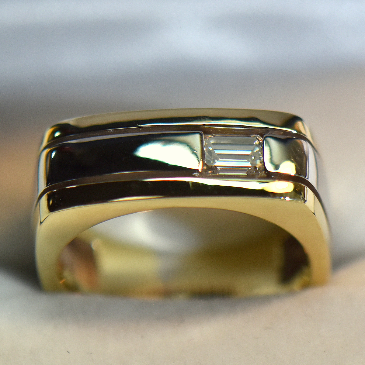 Mens Wedding Ring 14K Gold - Eruption – VOSKEI