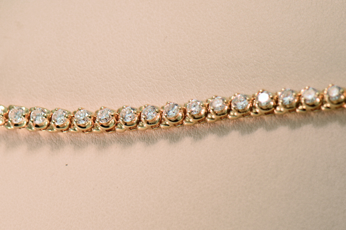 Extra Fine Gold & Diamond Tennis Bracelet