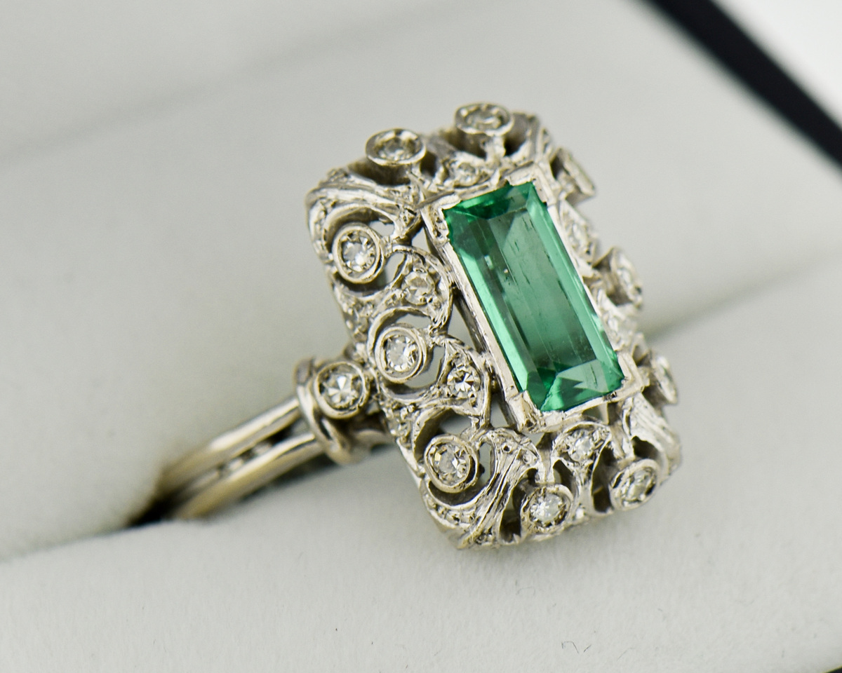 Vintage Emerald Ring with Platinum & Diamond Filigree Accents