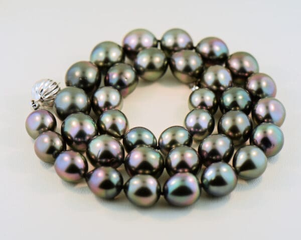 gem grade peacock hued tahitian pearl strand