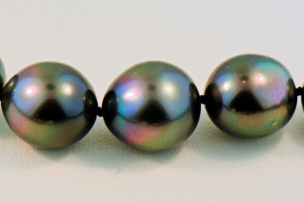 gem grade peacock hued tahitian pearl strand 5