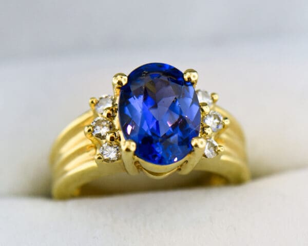 estate 18k gold and deep blue tanzanite ring