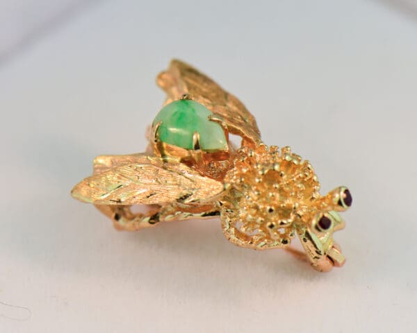 vintage gold bee brooch with jade body and ruby eyes