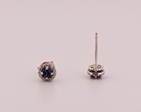 montana blue yogo sapphire and diamond halo pendant and earring set 3