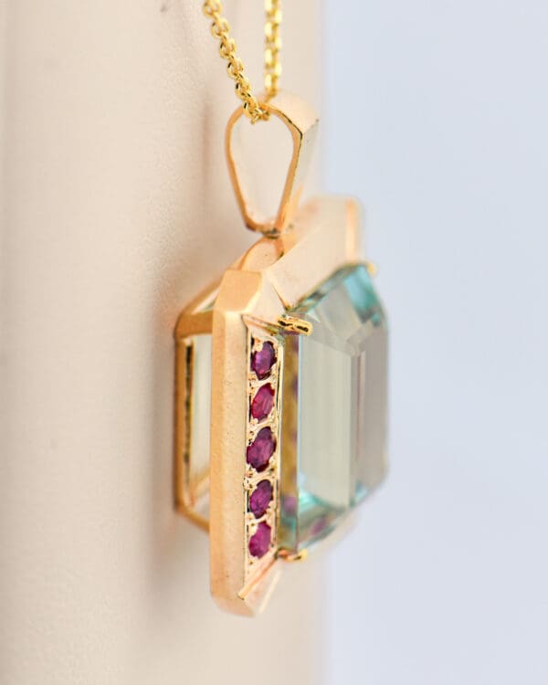 retro 1940s aquamarine and ruby pendant and earring set 4