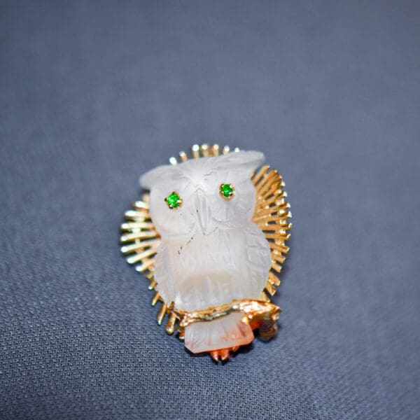 vintage mid century carved rock crystal owl brooch with demantoid eyes 3